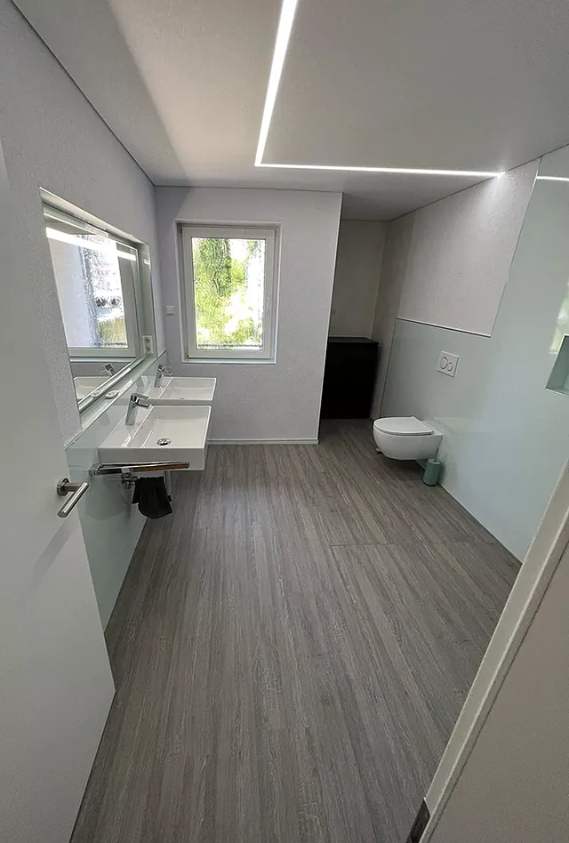 Frisch renoviertes Badezimmer